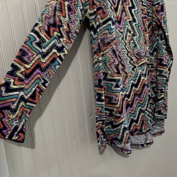 Women’s LuLaRoe long sleeve top size L - Picture 5 of 5
